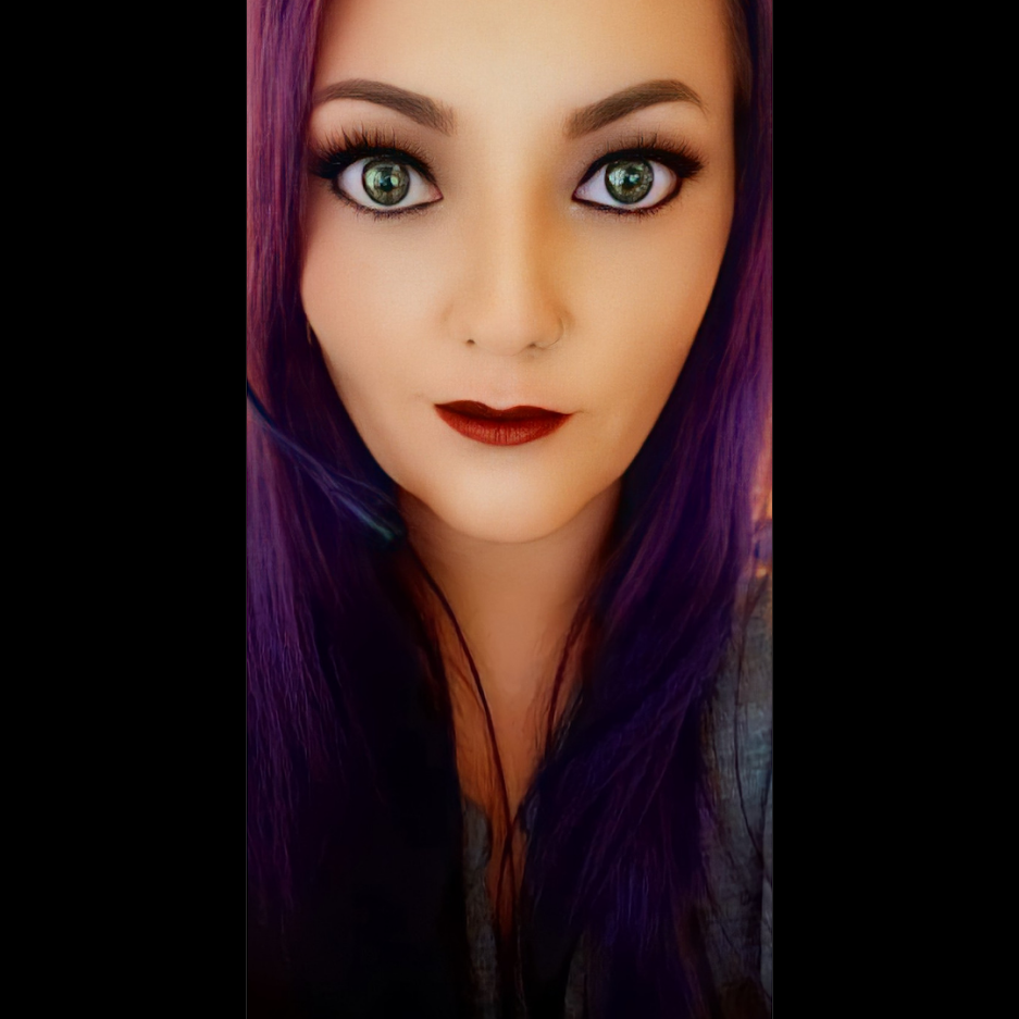 madi_purple_headset2.png
