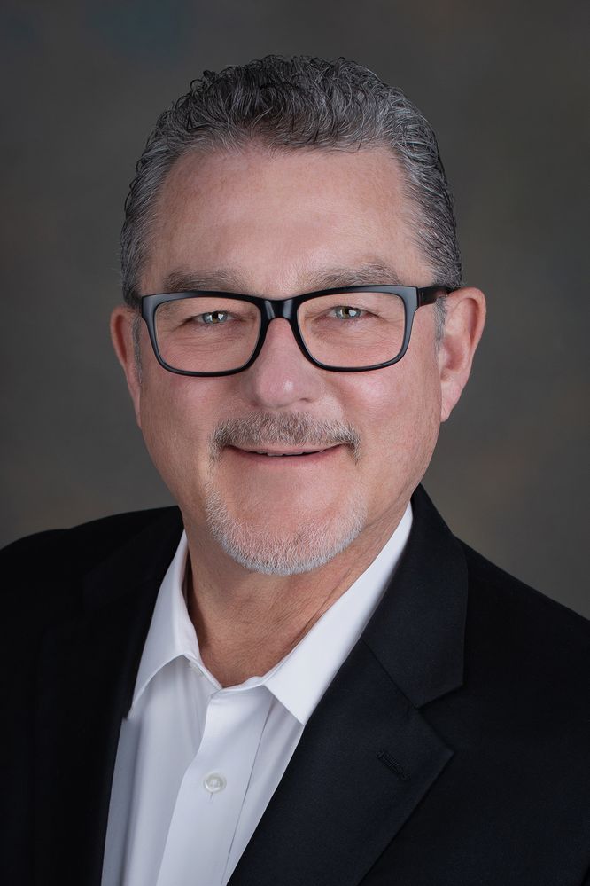004GaryG_Headshots_EEdit_web.jpg